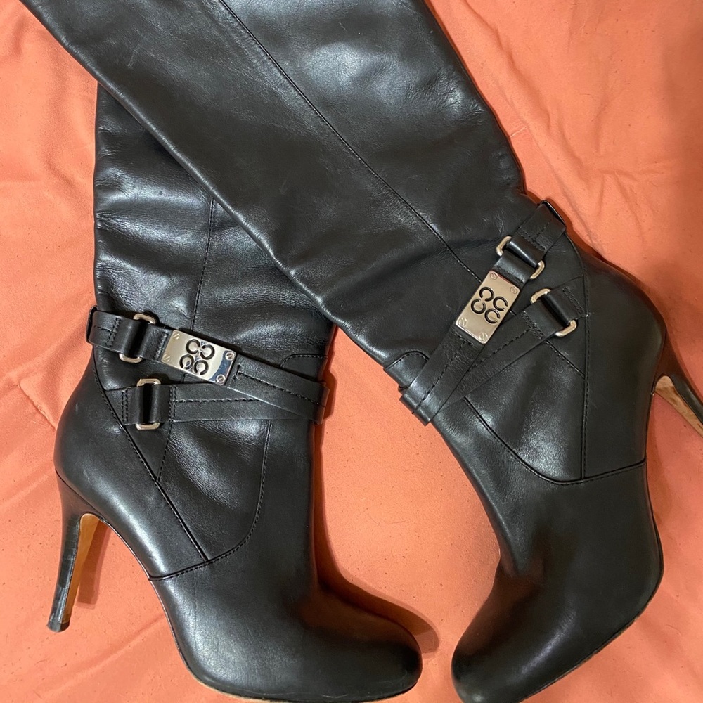 Black leather boots - Picture 2 of 2